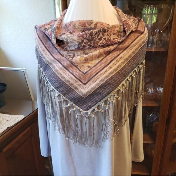 Energetic world wear L brownish gray long sleeved scoop neck - Picture 4 of 7